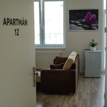 Apartmán Kapitána Nálepku Anna Lipótszentmiklós Kültér fotó