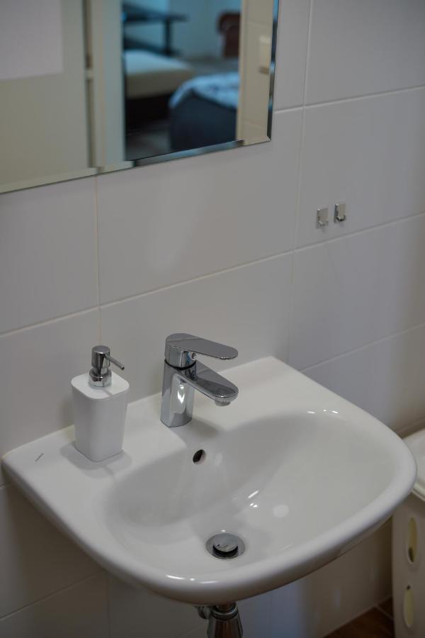 Apartmán Kapitána Nálepku Anna Lipótszentmiklós Kültér fotó