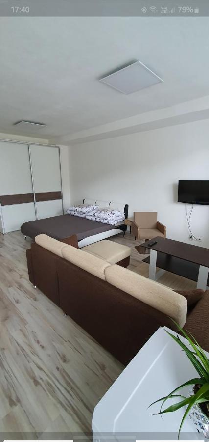 Apartmán Kapitána Nálepku Anna Lipótszentmiklós Kültér fotó